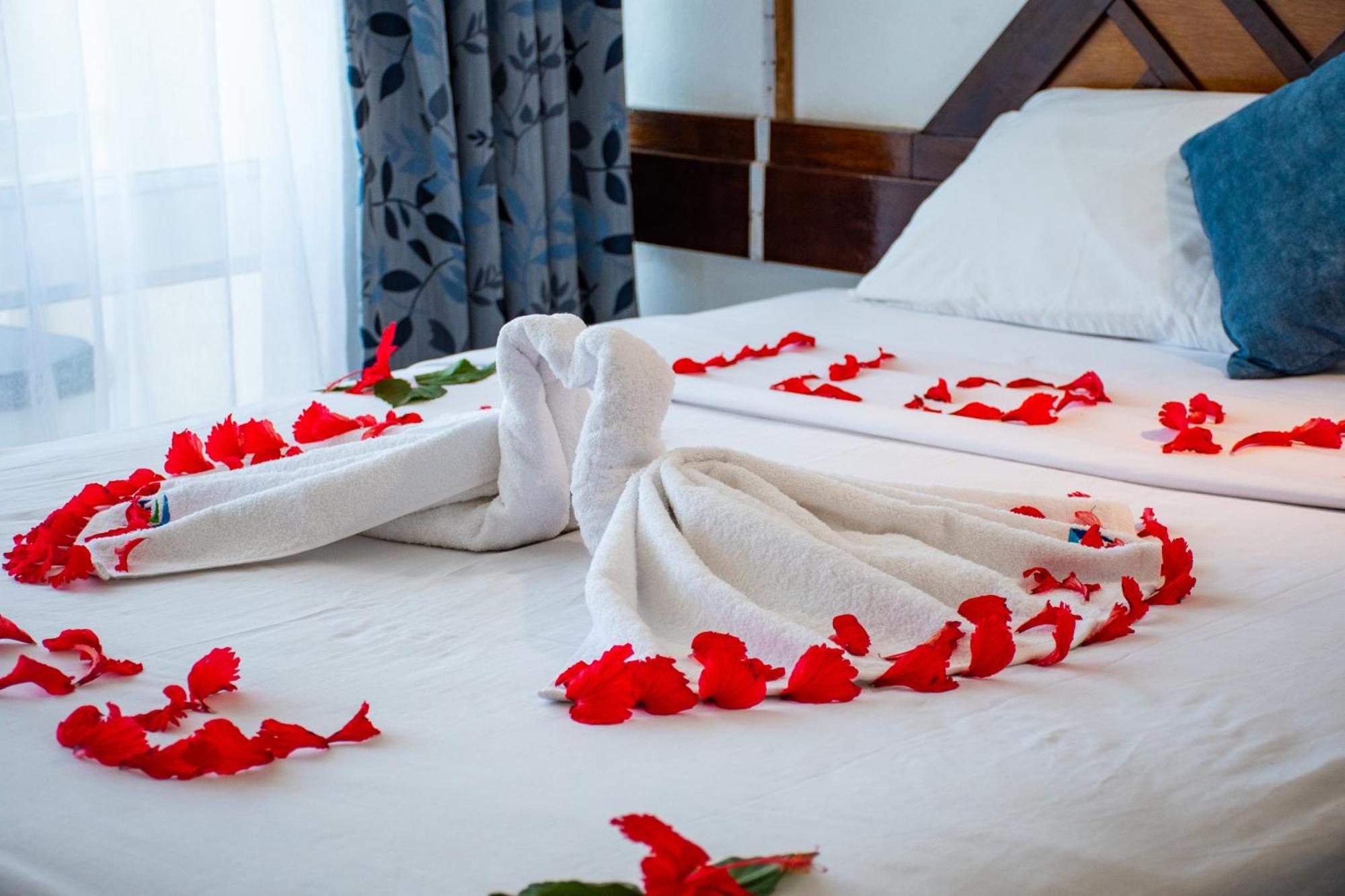 Mombasa Beach Hotel Eksteriør bilde